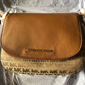 Michael kors purse.